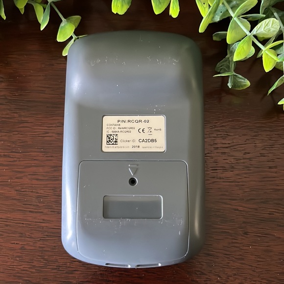 Turning Technologies QT2 Clicker / response device - Picture 2 of 3